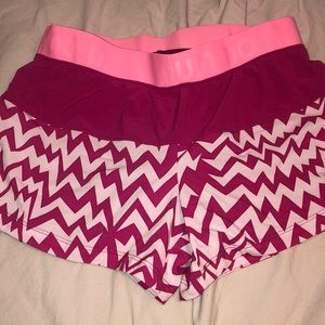 NIKE Dri-Fit Hot Pink Chevron Shorts Size Small